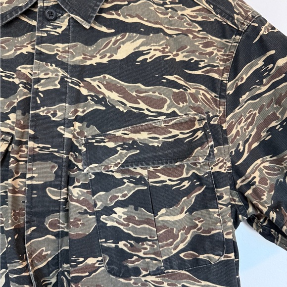 Taylor Stitch The Jungle Shirt in Tiger Camo Button Down Short Sleeve Top M 40 - Picture 4 of 6